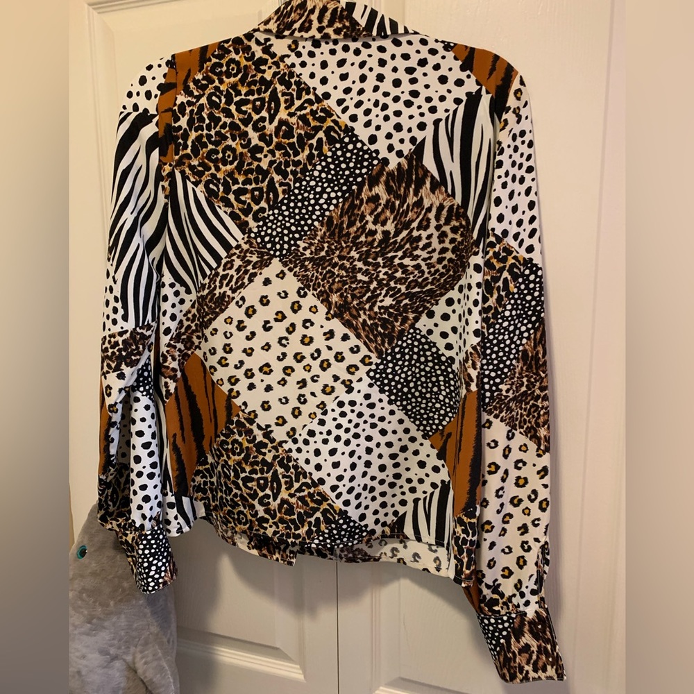 Willow & Root Long Sleeve Blouse Animal Patchwork Print size S - Picture 2 of 4